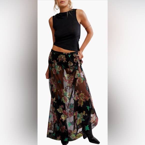 Fioritura Sequin Floral Sheer Maxi - Picture 3 of 3